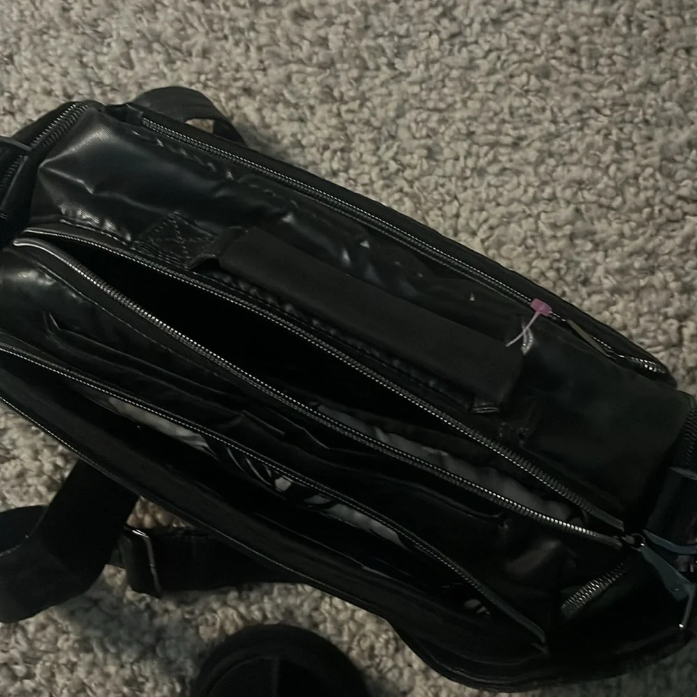 LUG Trolley 2 Quilted Crossbody Bag - Picture 7 of 8